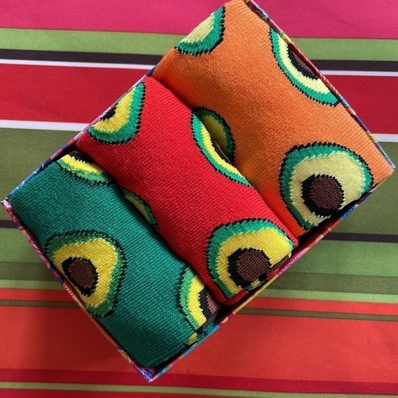 Brand New 3-Pack Red, Orange, Green Avocado Crew Socks Gift Box Novelty Colorful - Picture 3 of 14